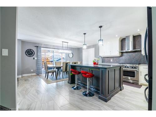 349 Munnoch Boulevard, Woodstock, ON - Indoor Photo Showing Kitchen With Upgraded Kitchen