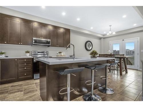 152 Cittadella Blvd Boulevard, Hamilton, ON - Indoor Photo Showing Kitchen With Upgraded Kitchen