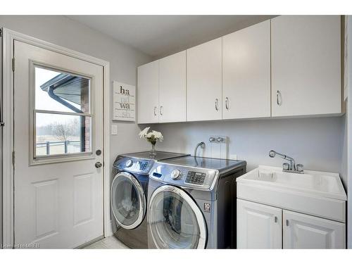 9342 9 Side Road, Erin, ON - Indoor Photo Showing Laundry Room