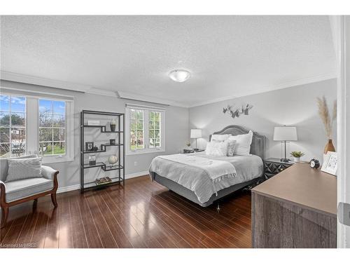 101-2766 Folkway Drive, Mississauga, ON - Indoor Photo Showing Bedroom