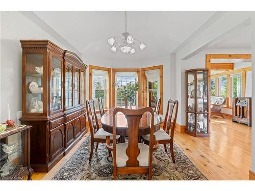 9 Morgan Drive, Acton, ON - Indoor Photo Showing Dining Room