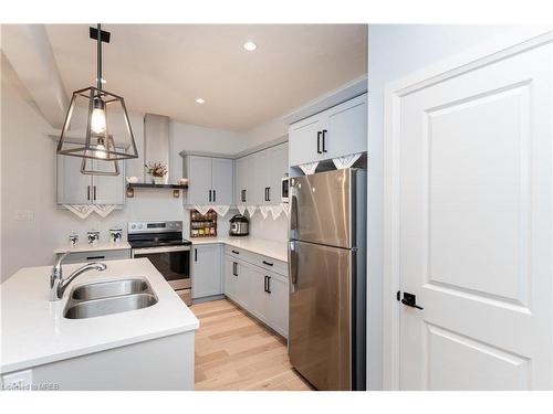 1091 Upperpoint Avenue Avenue, London, ON - Indoor Photo Showing Kitchen With Double Sink