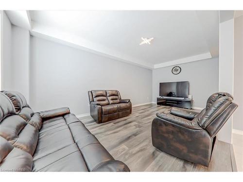 1223 Plato Drive, Niagara Falls, ON - Indoor Photo Showing Living Room