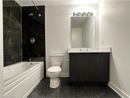 605-312 Erb Street W, Waterloo, ON - Indoor Photo Showing Bathroom