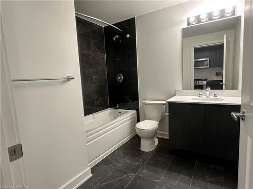 605-312 Erb Street W, Waterloo, ON - Indoor Photo Showing Bathroom