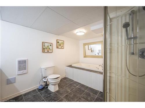 685 Frederick Street, Kitchener, ON - Indoor Photo Showing Bathroom