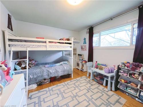 215 Bellehaven Drive, Waterloo, ON - Indoor Photo Showing Bedroom