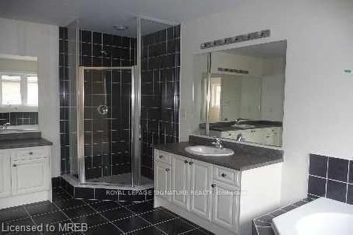 310 Scott Boulevard, Milton, ON - Indoor Photo Showing Bathroom