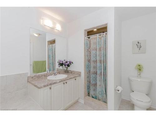 328 Bedrock Drive, Hamilton, ON - Indoor Photo Showing Bathroom