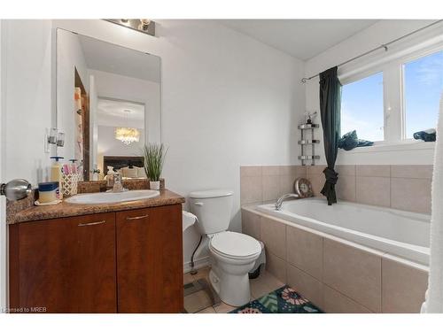 58 Yeaman Drive, Cambridge, ON - Indoor Photo Showing Bathroom