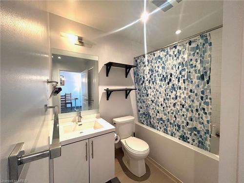 1107-65 Speers Road, Oakville, ON - Indoor Photo Showing Bathroom