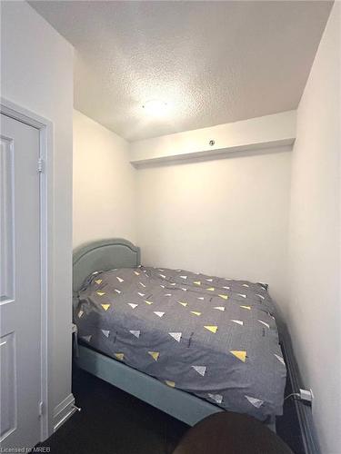 1107-65 Speers Road, Oakville, ON - Indoor Photo Showing Bedroom