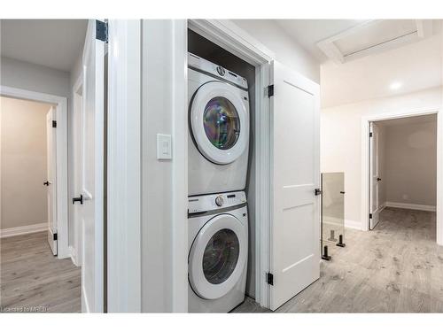 118 Chetwood Street, St. Catharines, ON - Indoor Photo Showing Laundry Room