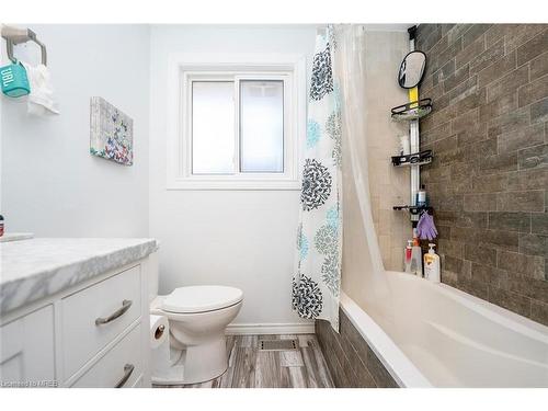6 Rossford Crescent, Kitchener, ON - Indoor Photo Showing Bathroom