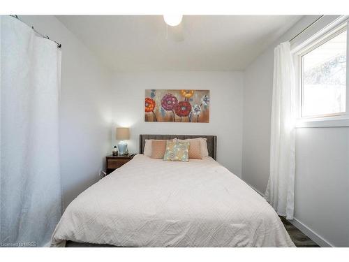 6 Rossford Crescent, Kitchener, ON - Indoor Photo Showing Bedroom