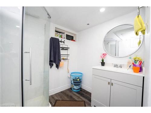 6 Rossford Crescent, Kitchener, ON - Indoor Photo Showing Bathroom