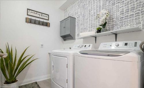Upper-14 Ashford Place, St. Catharines, ON - Indoor Photo Showing Laundry Room