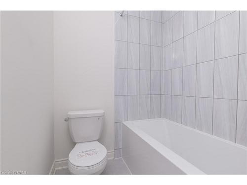 34 Attwater Drive, Cambridge, ON - Indoor Photo Showing Bathroom