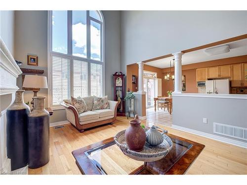 2555 Nichols Drive, Oakville, ON - Indoor Photo Showing Living Room