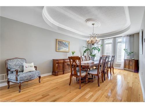 2555 Nichols Drive, Oakville, ON - Indoor Photo Showing Dining Room