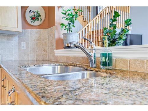 2555 Nichols Drive, Oakville, ON - Indoor Photo Showing Kitchen With Double Sink