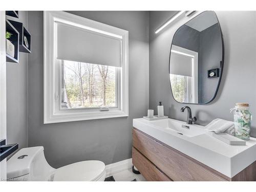 11 Joliet Crescent, Tiny, ON - Indoor Photo Showing Bathroom
