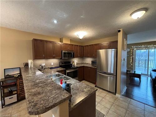 535 Windflower Crescent, Kitchener, ON - Indoor Photo Showing Kitchen With Double Sink