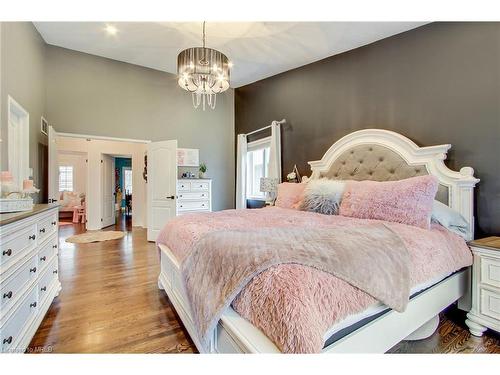 182 Taylor Drive, Barrie, ON - Indoor Photo Showing Bedroom