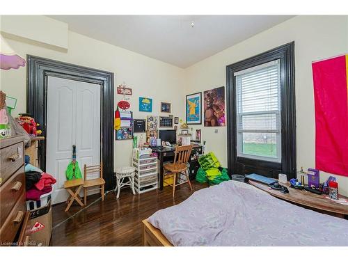26 Park Avenue, Brantford, ON - Indoor Photo Showing Bedroom