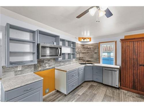 124 Queen Street, Campbellford, ON - Indoor Photo Showing Kitchen