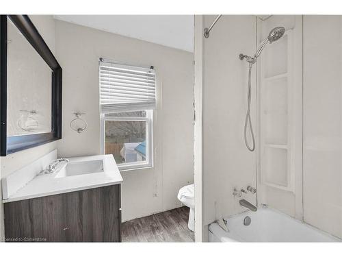 124 Queen Street, Campbellford, ON - Indoor Photo Showing Bathroom