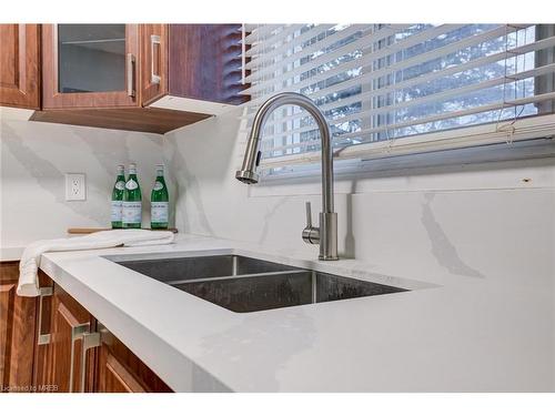 47-45 Hansen Road N, Brampton, ON - Indoor Photo Showing Kitchen With Double Sink