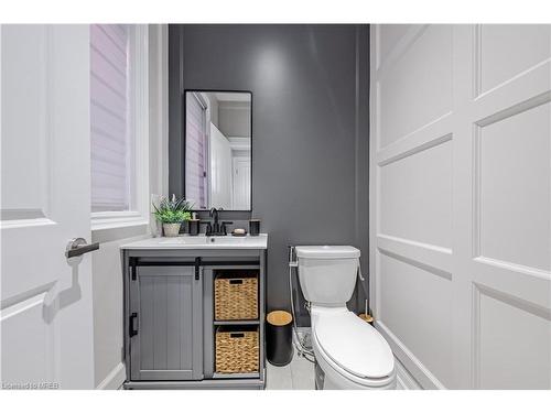 8 Macbean Crescent Street, Waterdown, ON - Indoor Photo Showing Bathroom