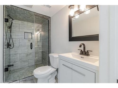 331 Rawdon Street, Brantford, ON - Indoor Photo Showing Bathroom