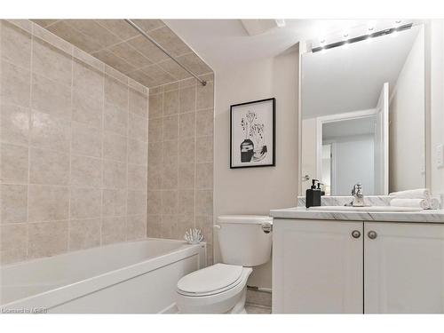 58-2441 Greenwich Drive, Oakville, ON - Indoor Photo Showing Bathroom