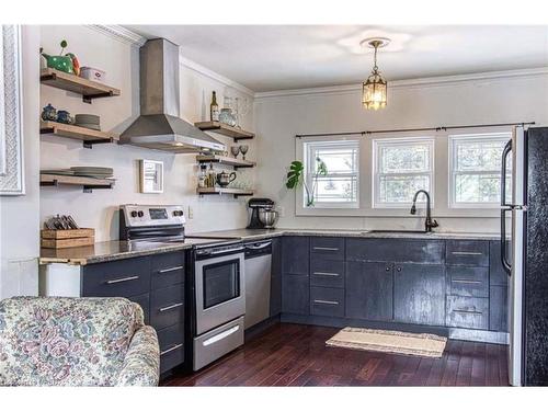 30 Clemow Avenue, Greater Sudbury, ON - Indoor Photo Showing Kitchen