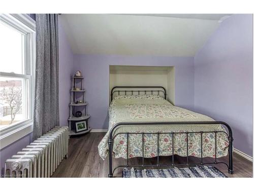 30 Clemow Avenue, Greater Sudbury, ON - Indoor Photo Showing Bedroom