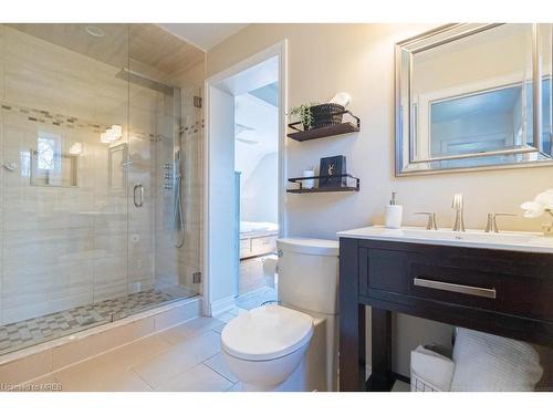 897 Melton Drive, Mississauga, ON - Indoor Photo Showing Bathroom