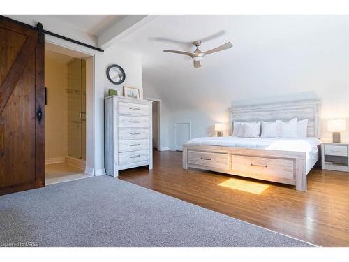 897 Melton Drive, Mississauga, ON - Indoor Photo Showing Bedroom