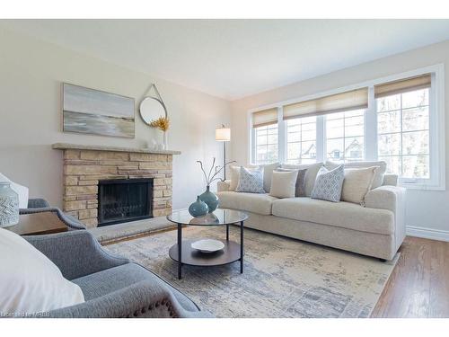 897 Melton Drive, Mississauga, ON - Indoor Photo Showing Living Room With Fireplace
