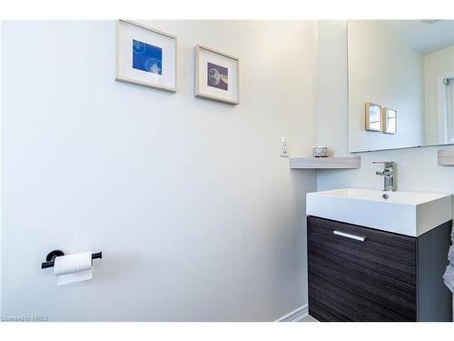 8741 Dogwood Crescent Crescent, Niagara Falls, ON - Indoor Photo Showing Bathroom