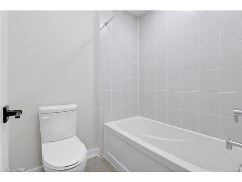 53-1045 Greensview Drive, Huntsville, ON - Indoor Photo Showing Bathroom