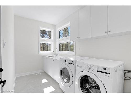 53-1045 Greensview Drive, Huntsville, ON - Indoor Photo Showing Laundry Room