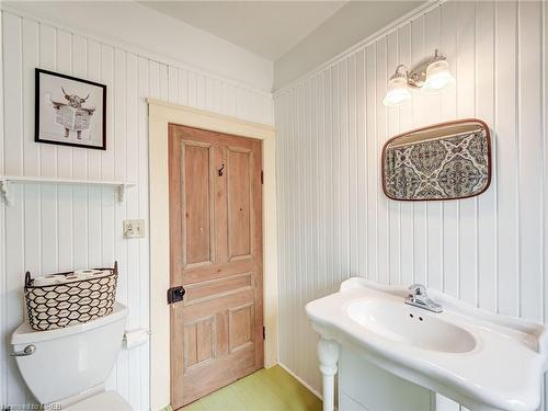 200 Gordon St, Shelburne, ON - Indoor Photo Showing Bathroom