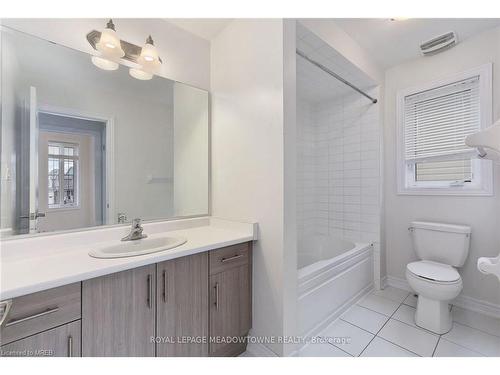 72 Mullholland Avenue, Cambridge, ON - Indoor Photo Showing Bathroom