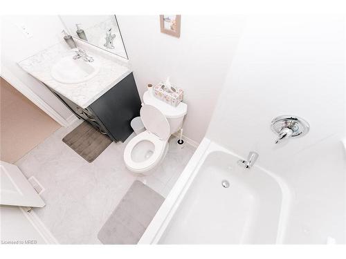 68-7536 Lionshead Avenue, Niagara Falls, ON - Indoor Photo Showing Bathroom