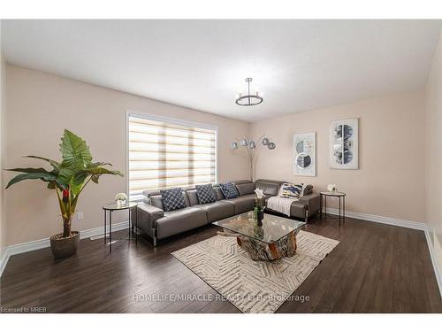 261 Crafter Crescent, Hamilton, ON - Indoor Photo Showing Living Room
