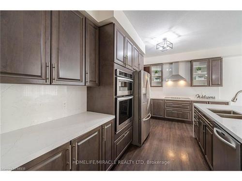 261 Crafter Crescent, Hamilton, ON - Indoor Photo Showing Kitchen With Double Sink
