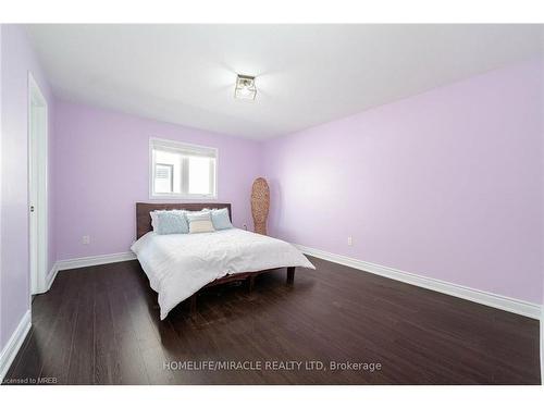 261 Crafter Crescent, Hamilton, ON - Indoor Photo Showing Bedroom