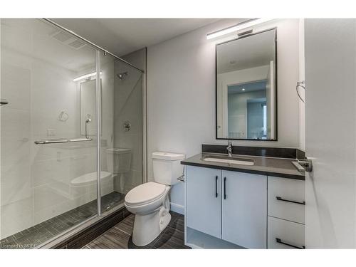 1304-741 King Street W, Kitchener, ON - Indoor Photo Showing Bathroom